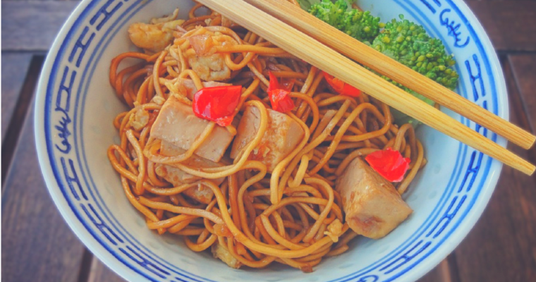Chicken Chow Mein Noodles with Vegetables