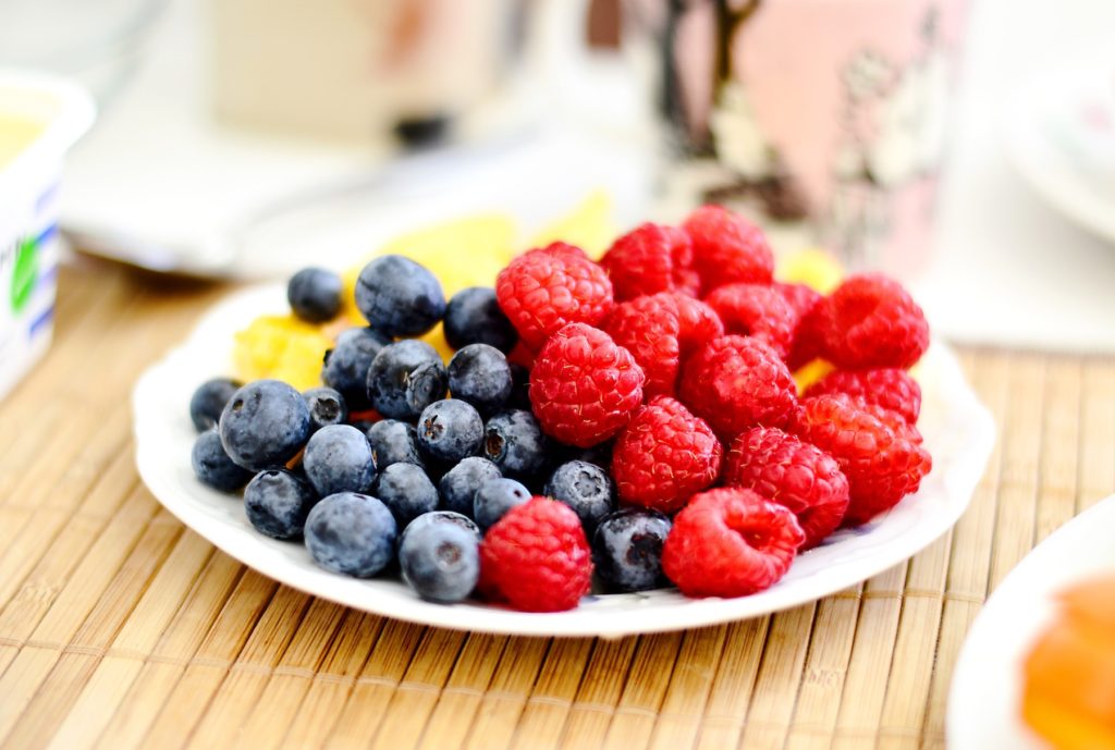 What are the top antioxidant foods. Why antioxidants are important. 
